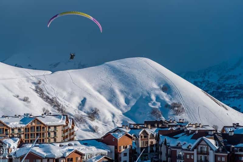 Billet Depuis Tbilissi : station de ski de Gudauri ou visite d'une journée à Kazbegi
