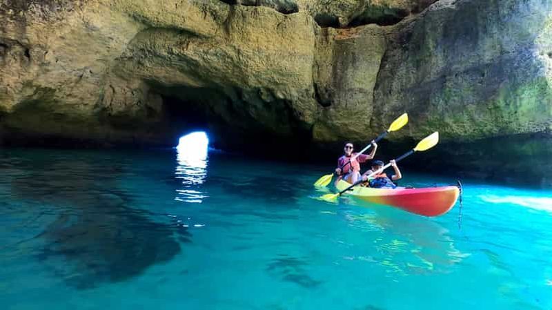 Billet Portimão : excursion en kayak dans les grottes de Benagil