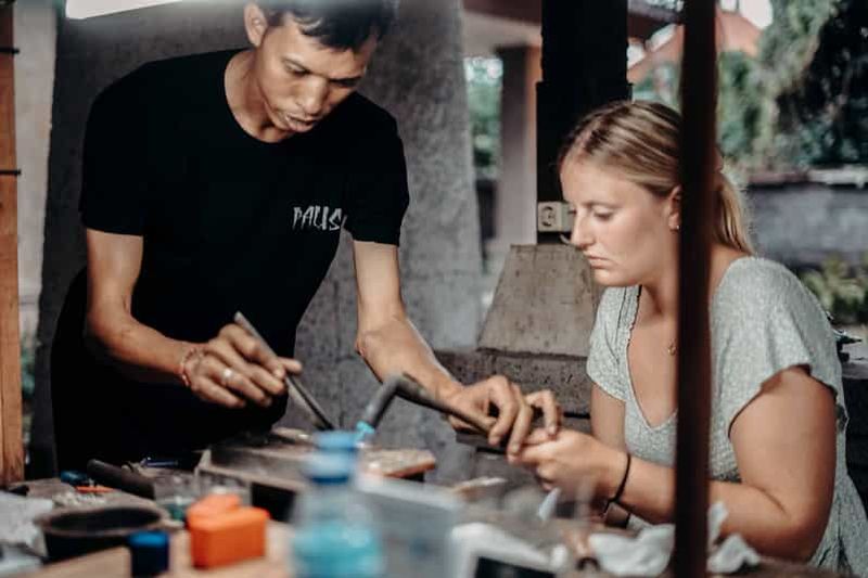 Billet Ubud : Atelier de fabrication de bijoux en argent (2 heures)