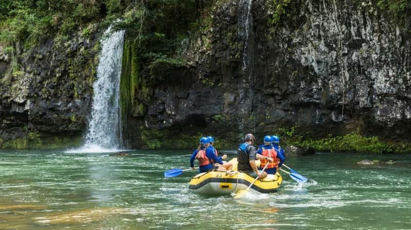 Billet Une journée complète de rafting en eaux vives depuis Cairns ou Mission Beach