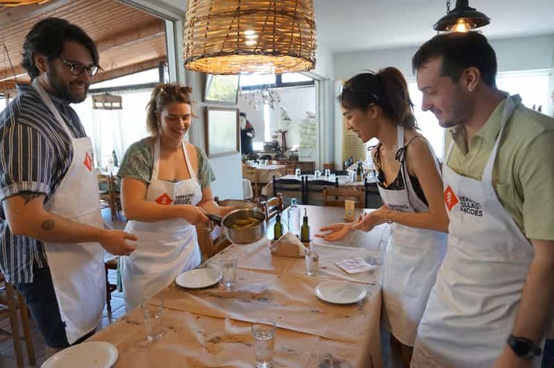 Billet Rhodes : cours de cuisine et dégustation de vin avec déjeuner