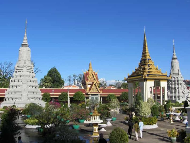 Billet Visite privée de Phnom Penh : Palais royal, Pagode d'argent, S-21