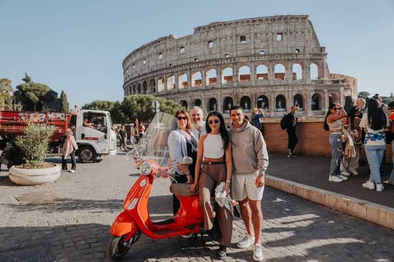 Billet Rome : balade en Vespa dans les rues avec photographie