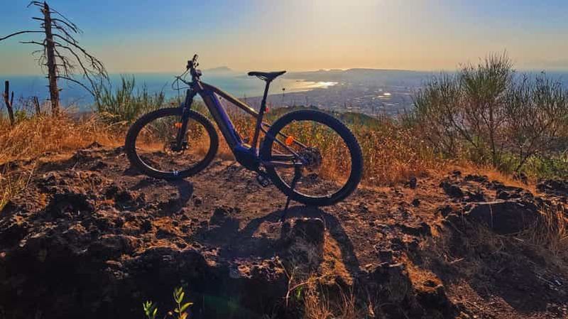 Billet Naples : excursion en vélo électrique sur le mont Vésuve avec un guide cycliste