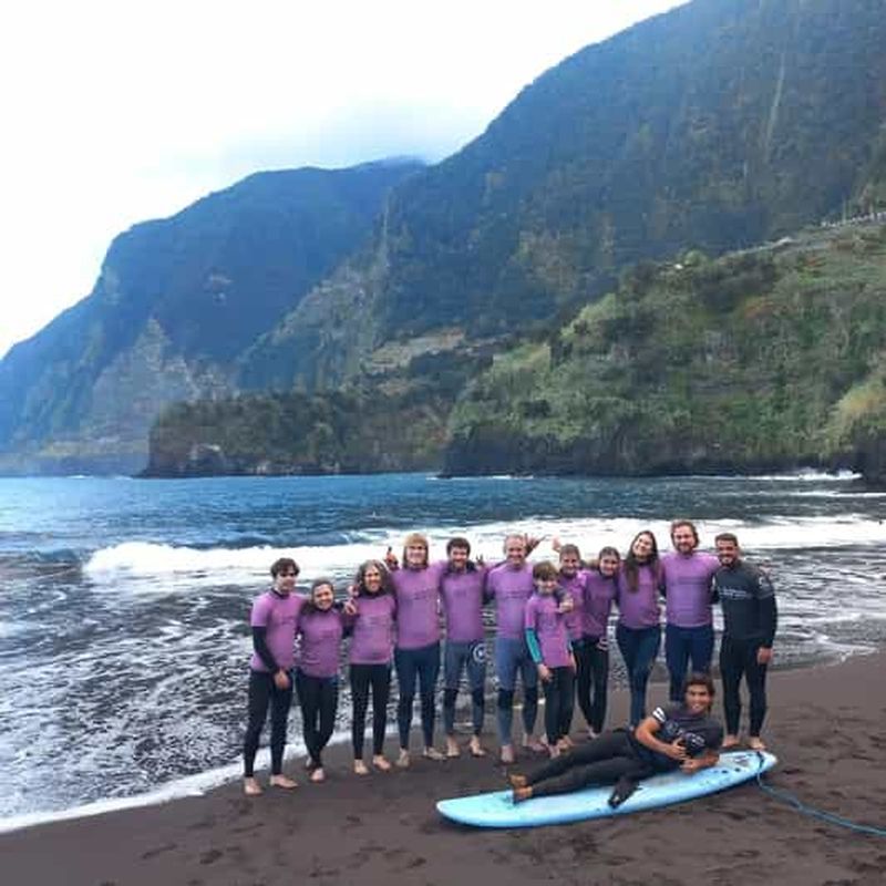 Billet Cours de surf avec des moniteurs exceptionnels sur l'île de Madère