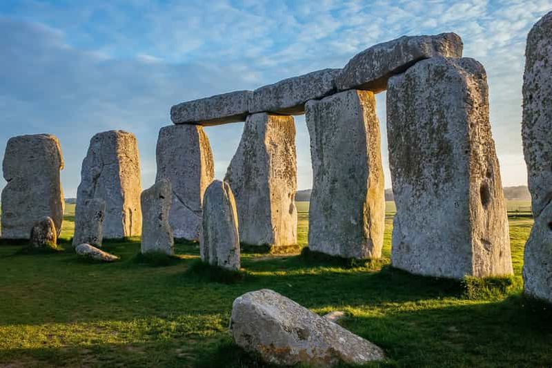 Billet Londres : visite en petit groupe de Stonehenge et Bath et site secret