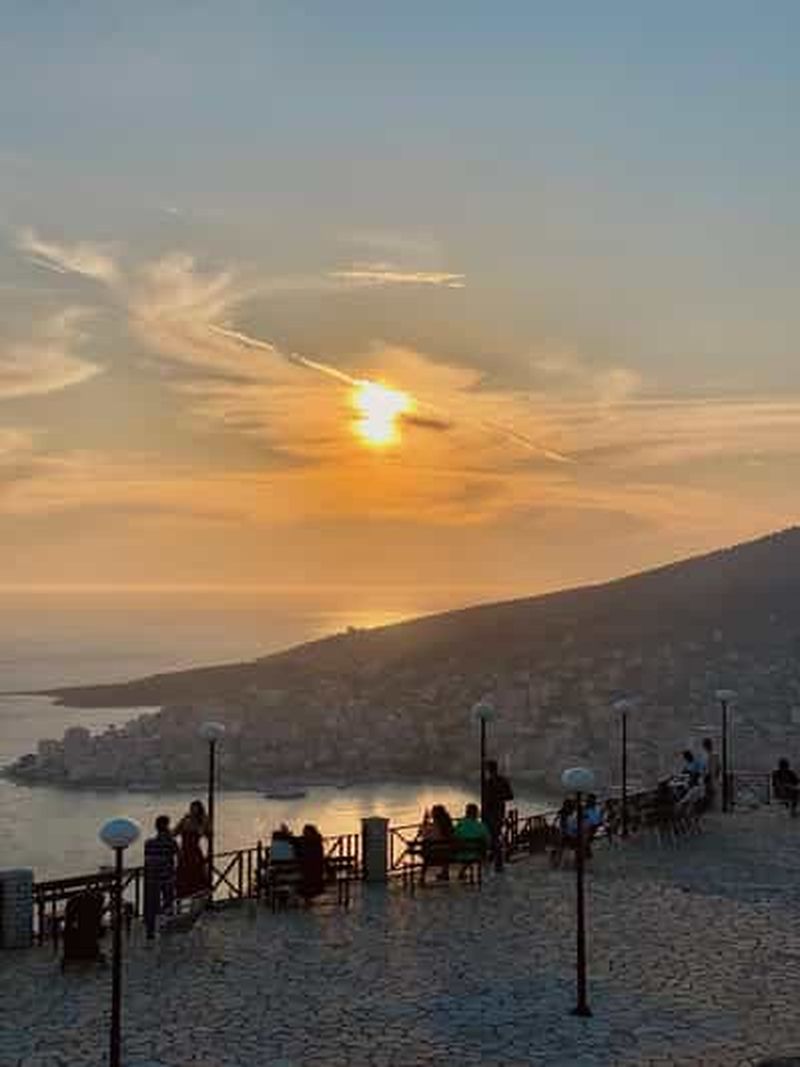 Billet Depuis Ksamil et Saranda : Blue Eye et château de Lekursi au coucher du soleil