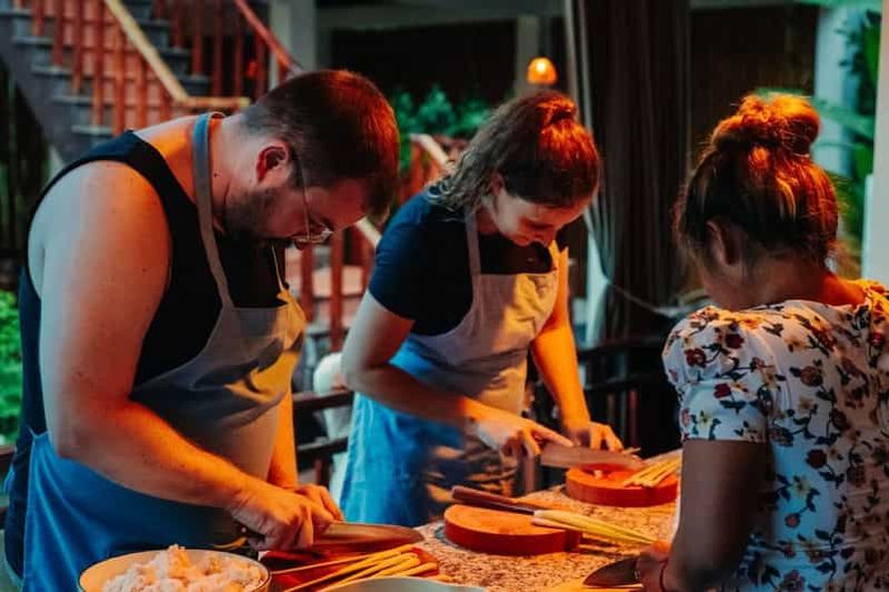 Billet Cours de cuisine khmère pratique à Phnom Penh, à la campagne