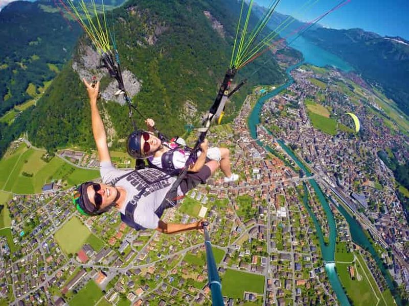 Billet Zurich : Excursion d'une journée à Interlaken, y compris parapente en tandem