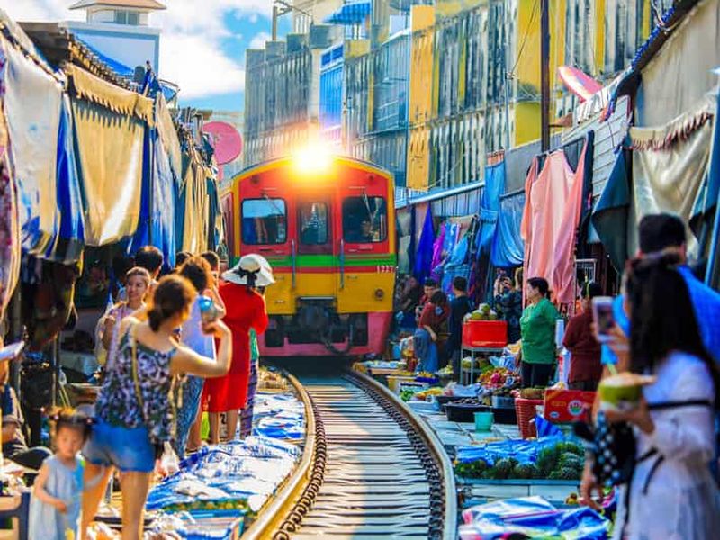 Billet Bangkok : Excursion d'une journée au chemin de fer de Maeklong et au marché flottant d'Amphawa