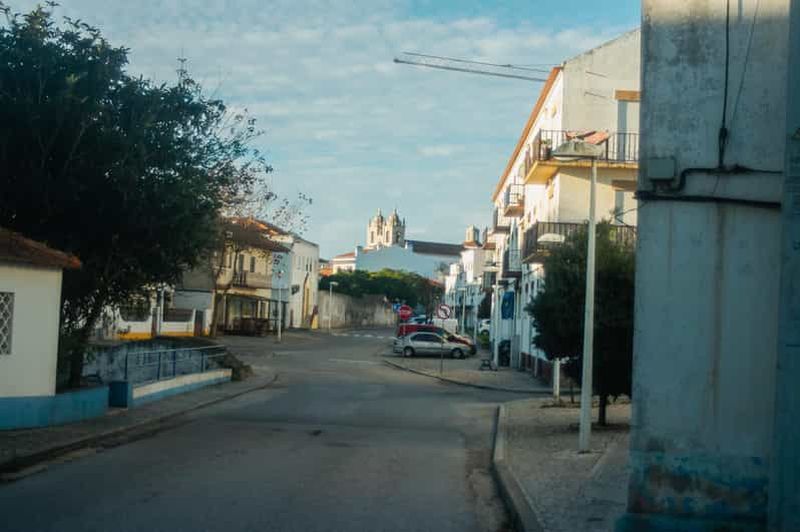 Billet Nazaré : visite à pied guidée et récits locaux