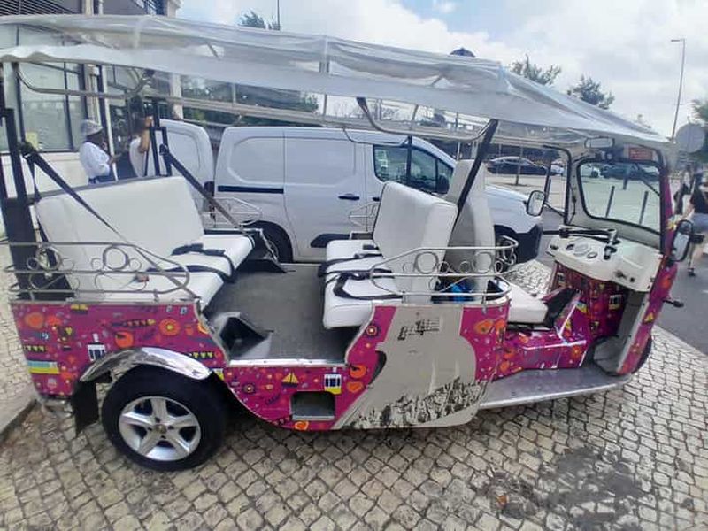 Billet Lisbonne : de la vieille ville à Belém avec une visite guidée en tuk-tuk en anglais