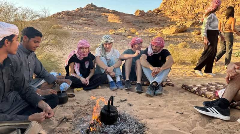 Billet Wadi Rum : excursion de 4 heures en Jeep, le matin ou au coucher du soleil