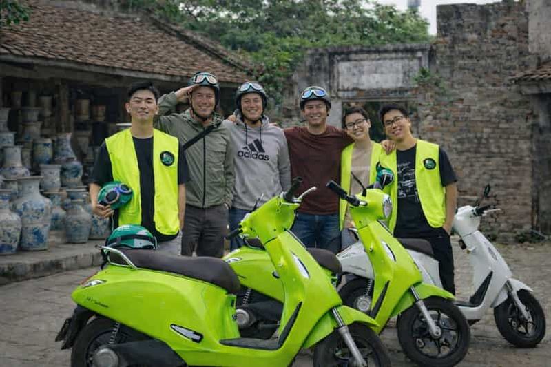 Billet Depuis Hanoï : découverte du village de poterie de Kim Lan en scooter électrique