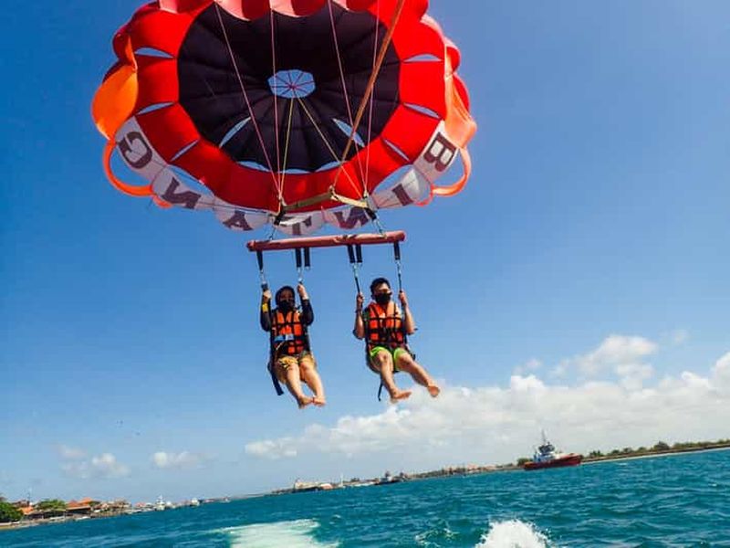 Billet Aventure en parachute ascensionnel, bateau banane et jet ski à Bali