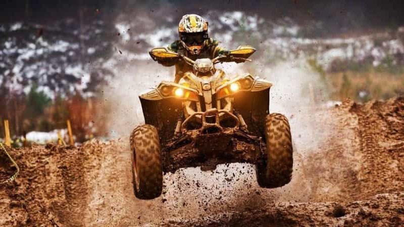 Billet Marrakech : quad dans le désert d'Agafay, balade en chameau et dîner-spectacle