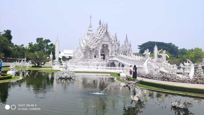 Billet Chiang Rai : temples blancs et bleus et histoire d'Emerald Bhudda.