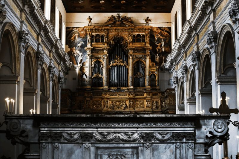 Billet Naples : bus à arrêts multiples et Sant'Anna dei Lombardi