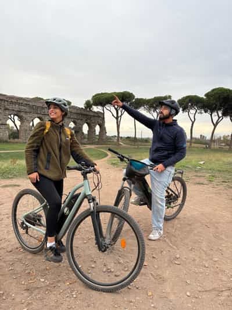 Billet Voie Appienne à vélo électrique : aqueducs et mausolée de Cecilia Metella en réalité virtuelle