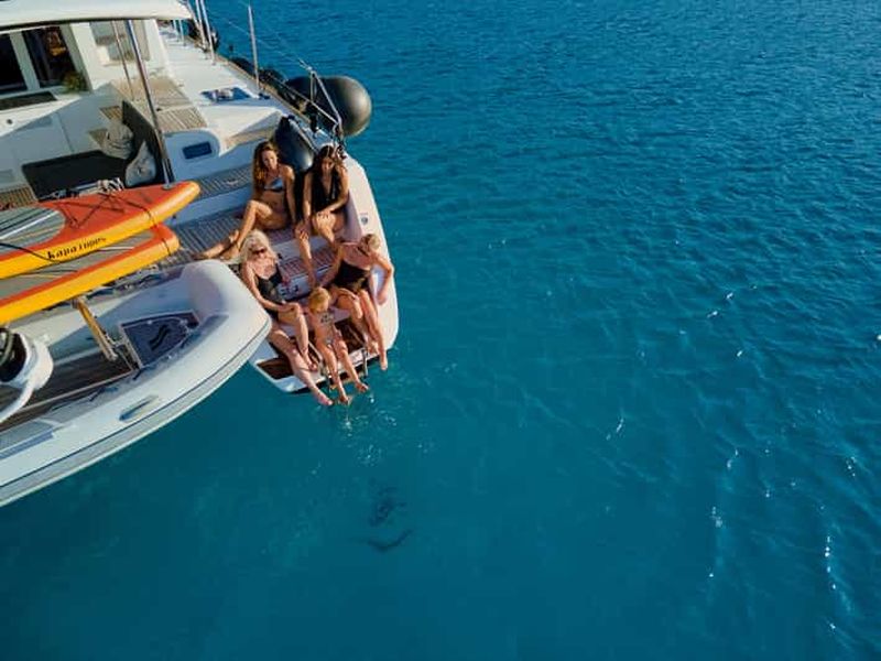 Billet La Canée : Après-midi en catamaran - Dîner, boissons et coucher de soleil