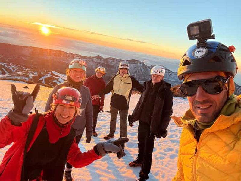 Billet Tenerife : randonnée nocturne sur le Teide pour admirer le lever du soleil et l'ombre du volcan