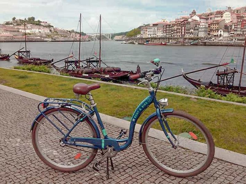 Billet Porto : Visite guidée à vélo et en bateau avec dégustation de vin de Porto