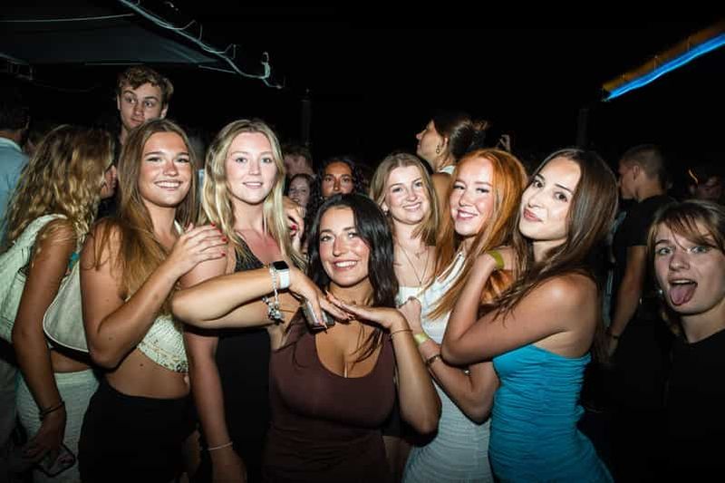 Billet Split : soirée sur un bateau avec DJ, shots gratuits et after-party