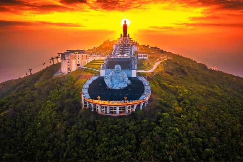 Billet Hô-Chi-Minh-Ville : temple Cao Dai, Vierge noire et option Cu Chi