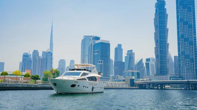 Billet Croisière en yacht sur le canal de Dubaï avec boissons et vues emblématiques