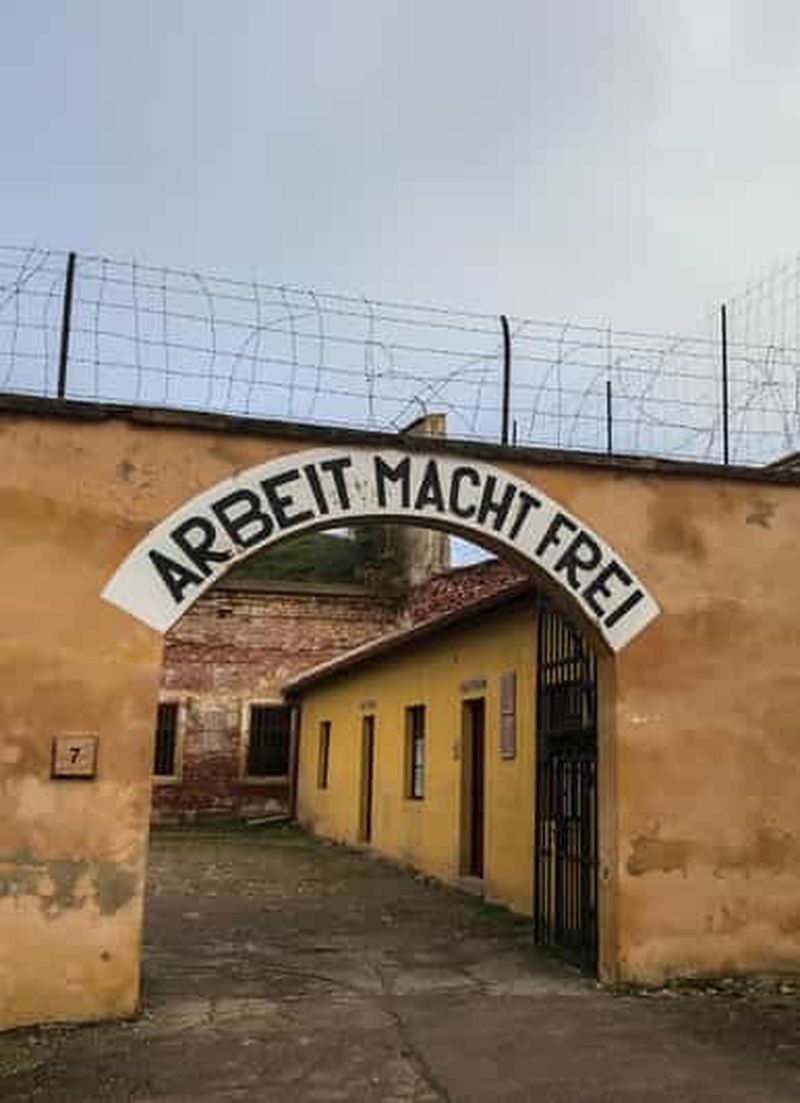 Billet Camp de concentration de Terezin avec HolocaustHistorian (semi-privé)
