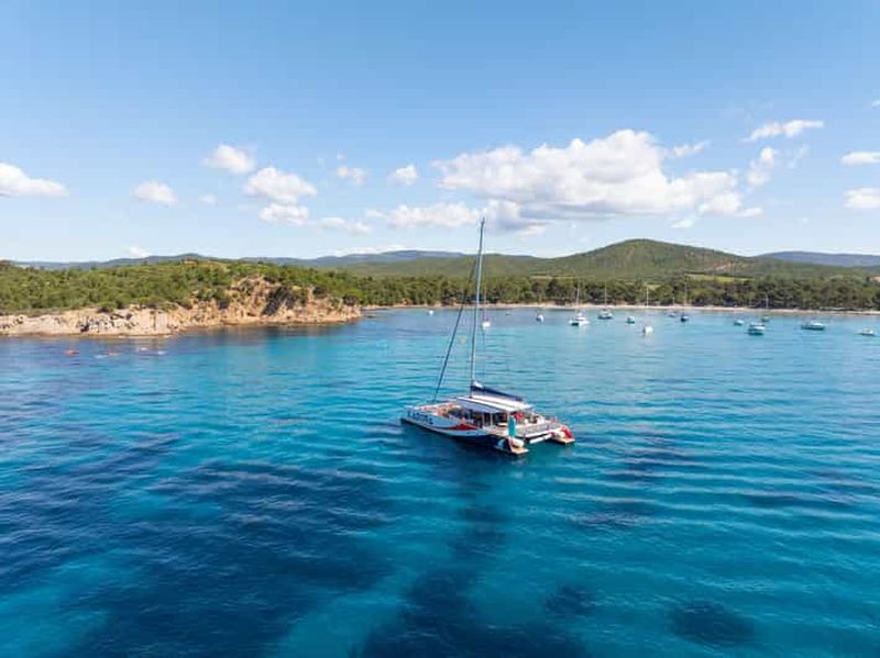 Billet Hyères : La Matinée Découverte - Visite guidée du Littoral en Catamaran