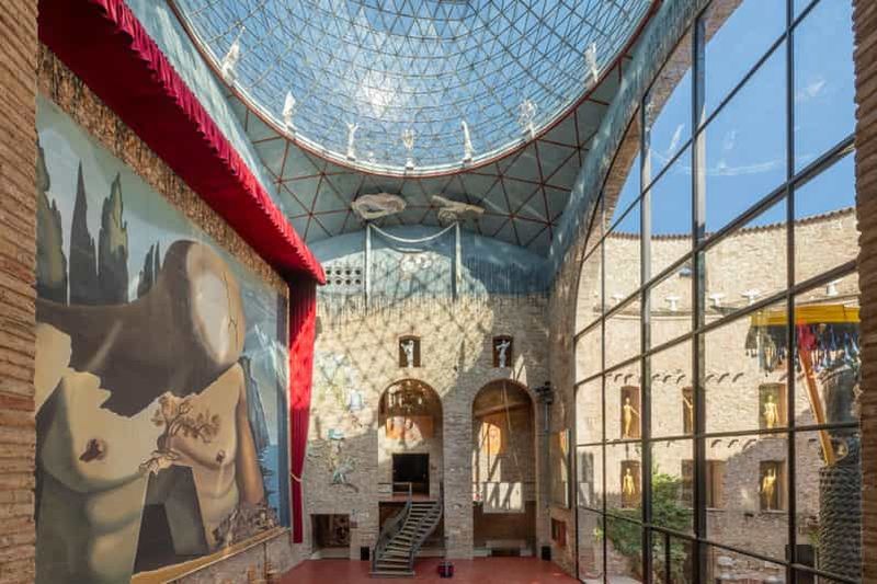 Billet Figueres : visite guidée du théâtre-musée Dalí avec billets