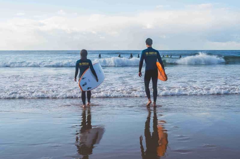 Billet Lisbonne : cours de surf en groupe