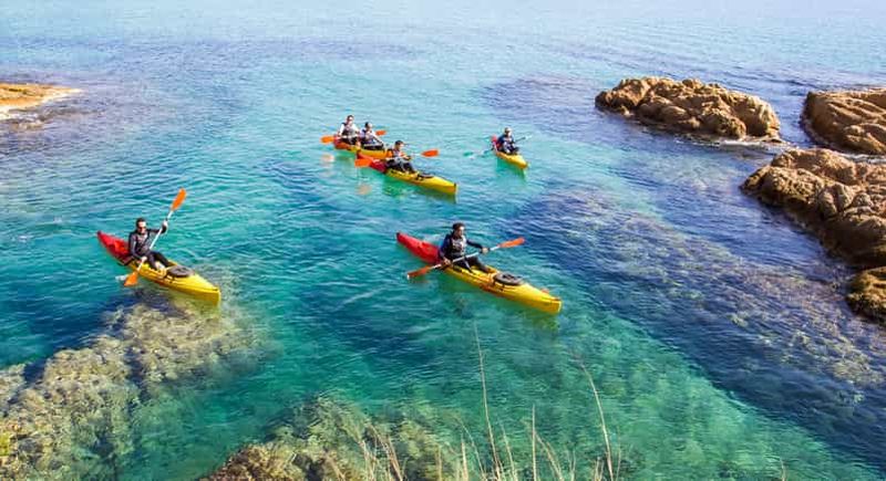 Billet Costa Brava : visite des grottes marines en kayak et plongée en apnée