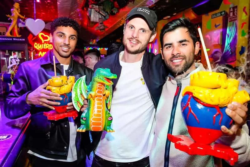 Billet Valence : expérience guidée de tournée des bars avec entrée en discothèque