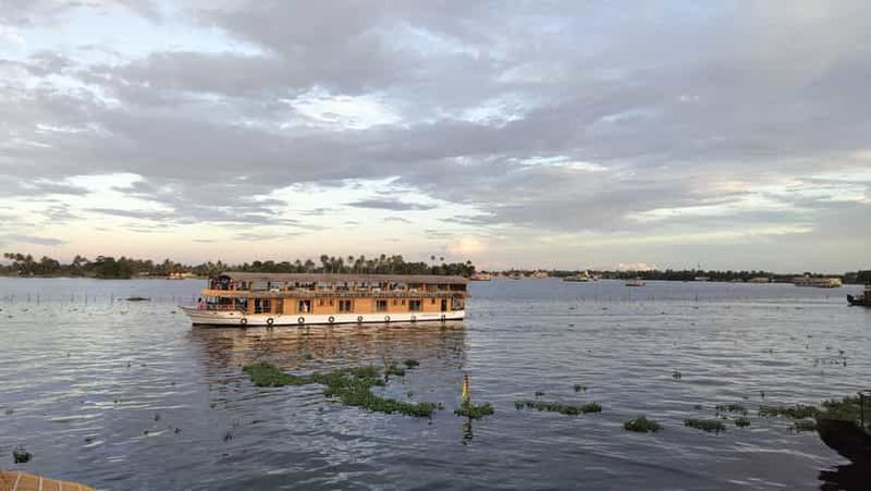 Billet Au départ de Cochin : visite nocturne de 4 jours au Kerala en bateau à moteur
