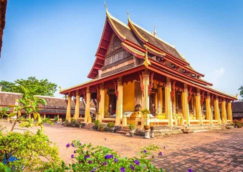 Billet Vientiane : visite citadine privée en tuk-tuk électrique avec guide