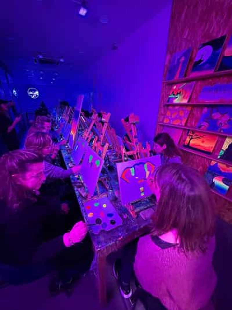 Billet Málaga : Cours de peinture et de dégustation à l'Académie Wine Gogh Glow