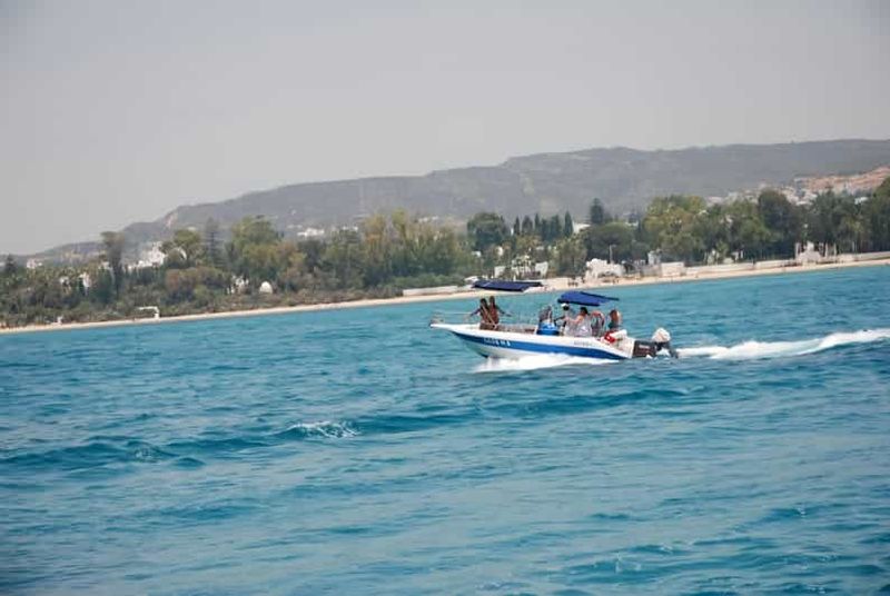 Billet Yasmine Hammamet : excursion nautique privée en bateau moteur vers Bou Hdid