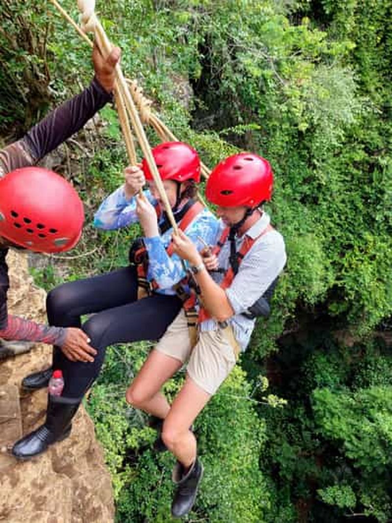 Billet Visite guidée de la grotte de Jomblang et de la rivière Pindul avec tubing