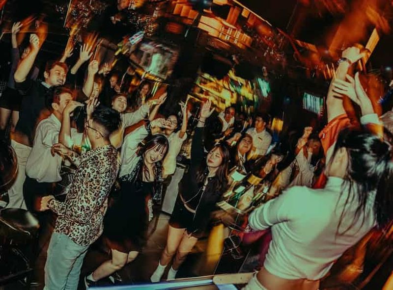 Billet Tournée des bars de Hanoï : musique, boissons et bonne ambiance