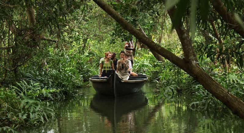 Billet Kerala : croisière en barque dans un village au bord des eaux calmes avec déjeuner