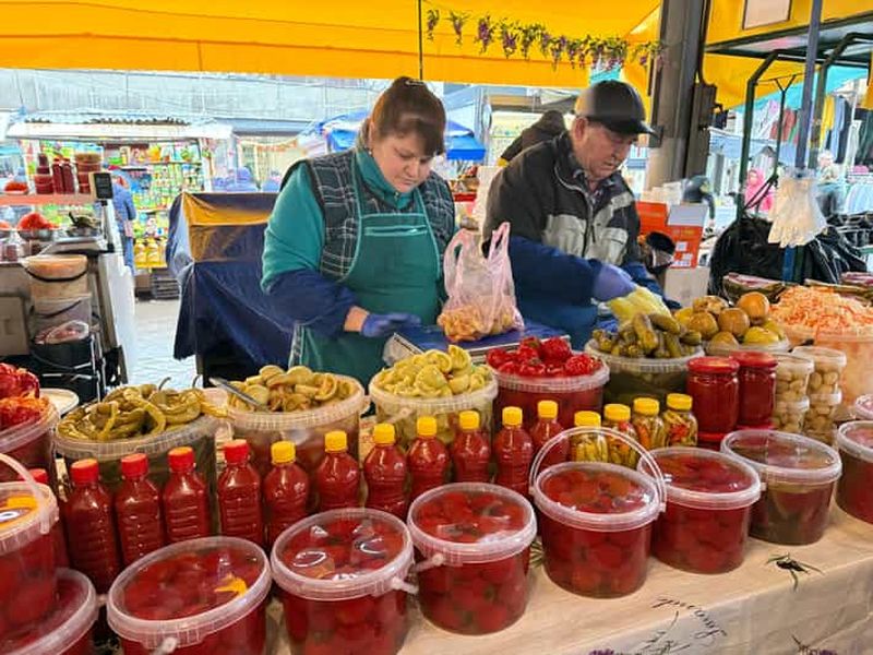 Billet Chisinau : visite culinaire de Piata Centrala avec dégustations