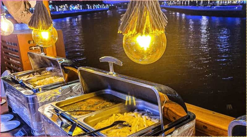 Billet Dubaï : dîner-croisière en boutre dans la marina avec spectacle