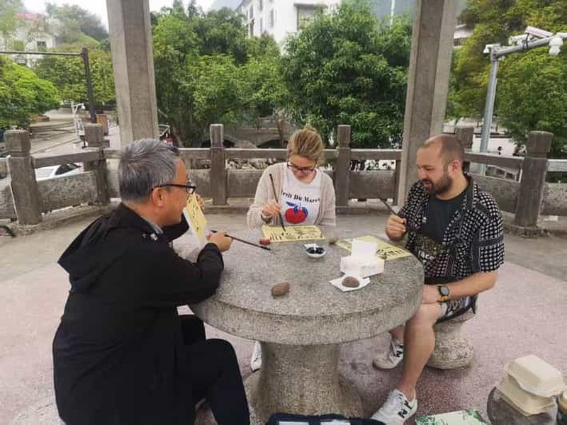 Billet Cours de calligraphie ou de peinture chinoise à Yangshuo (1h)