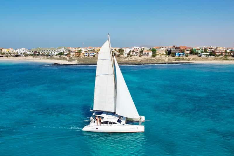 Billet Aventure de 3 heures en catamaran sur les eaux de l'île de Sal