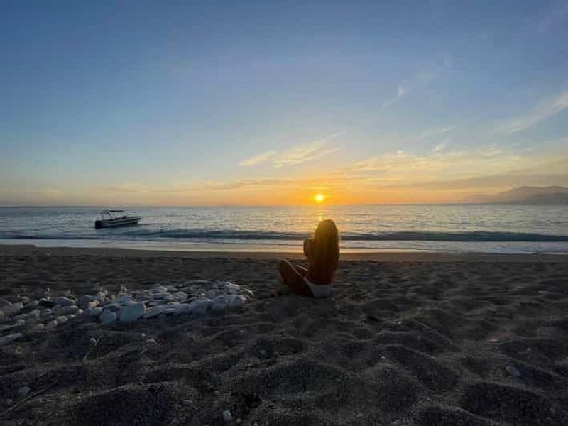 Billet Saranda, horizons de velours : une croisière de rêve au coucher du soleil