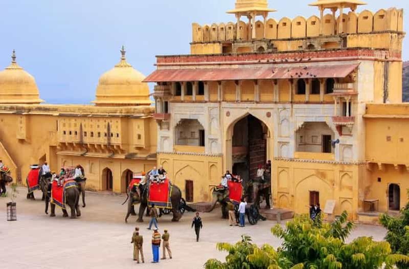 Billet Jaipur : visite guidée du fort d'Amber, du puits et du temple de l'amour aveugle