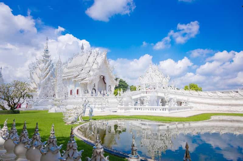 Billet Chiang Mai : visite des temples blanc, rouge/noir et bleu avec déjeuner