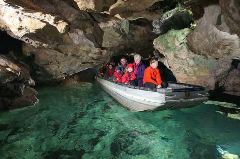 Billet Jura souabe : entrée dans la grotte de Wimsen en bateau